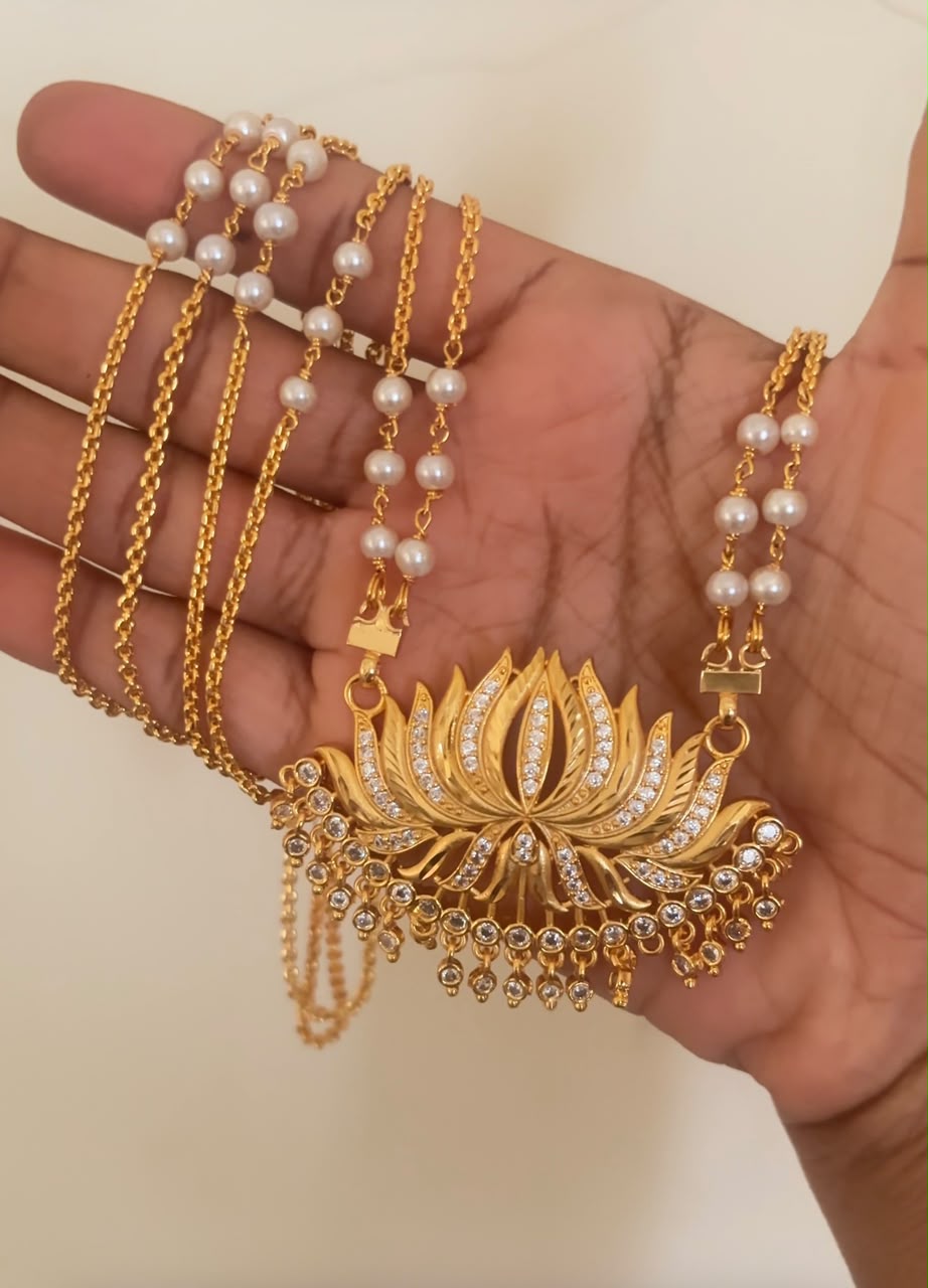 Lotus Pearl Impon Dollar Chain