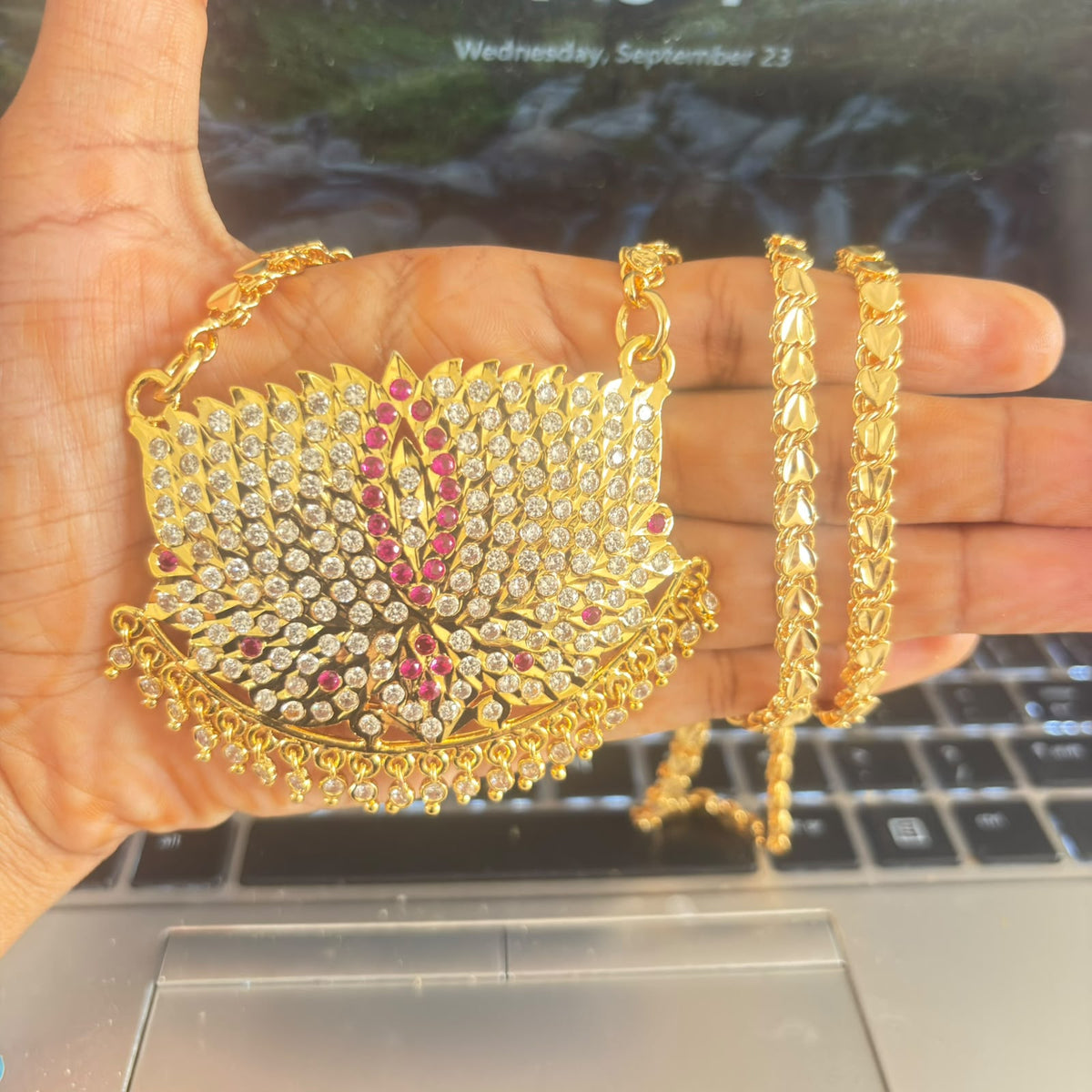 Lotus Impon Dollar chain